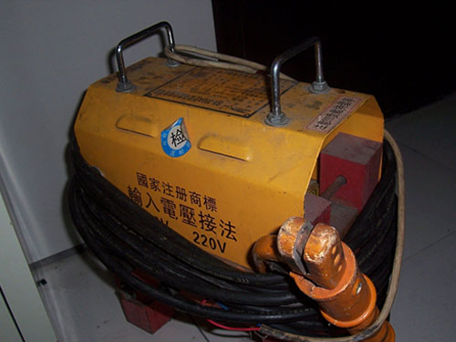 電焊機